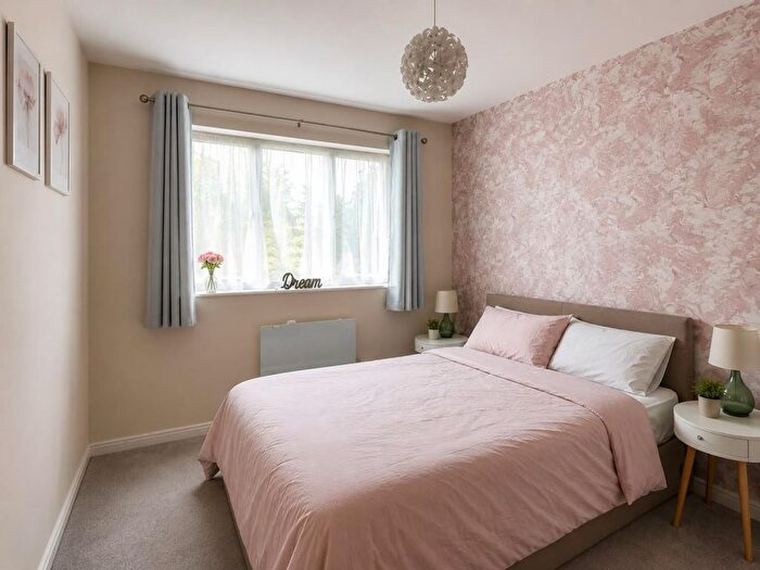 1 Bedroom Flat To Rent In Pavilion Way, Edgware, HA8