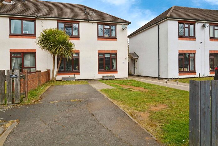 3 Bedroom Semi-Detached House For Sale In Ivanhoe Road, Scunthorpe, DN16