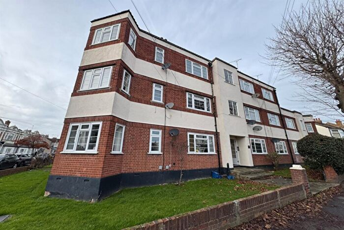2 Bedroom Flat To Rent In Fairleigh Court, SS9