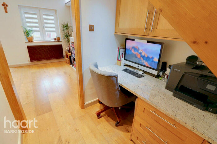 3 Bedroom Terraced House For Sale In Copper Beech Close, Clayhall, IG5