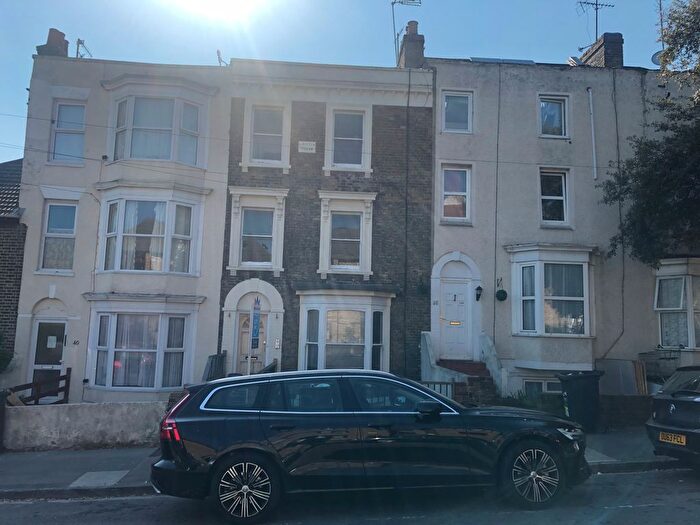 3 Bedroom Flat To Rent In Addington Street, Margate, CT9