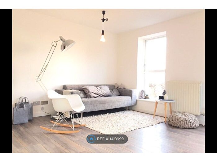 2 Bedroom Flat To Rent In Wesley Avenue, London, E16