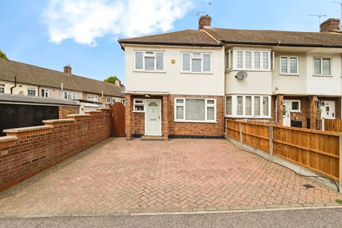 3 Bedroom End Of Terrace House For Sale In Church Road, Harold Wood, Romford, RM3