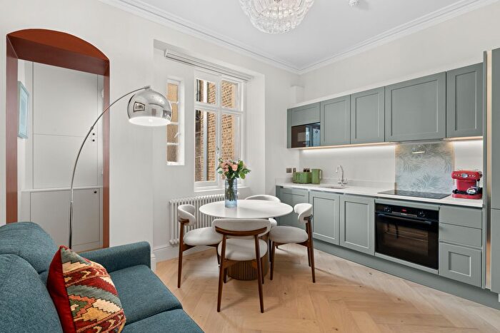 1 Bedroom Flat To Rent In Queens Gate, South Kensington, London, SW7