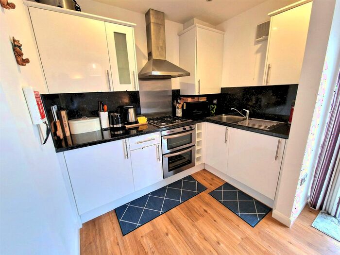 1 Bedroom Flat For Sale In Hawkers Court, Bude, Cornwall, EX23
