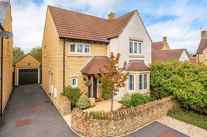 4 Bedroom Detached House For Sale In Barrington Court, Sutton Benger, Chippenham, SN15