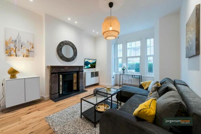 1 Bedroom Flat To Rent In Pennard Road, Shepherds Bush, London, W12