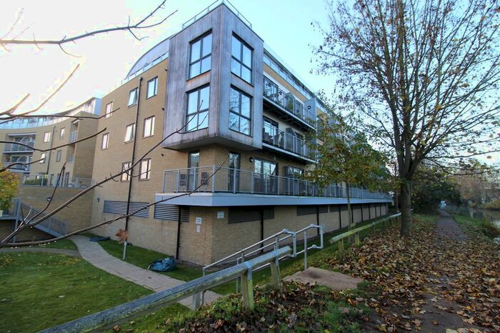 2 Bedroom Flat To Rent In Smeaton Court, Hertford SG13