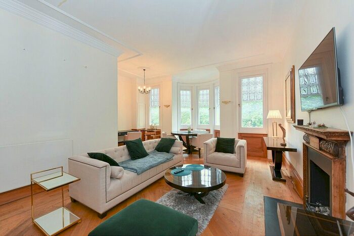 1 Bedroom Flat To Rent In Lower Sloane Street, Chelsea, SW1W
