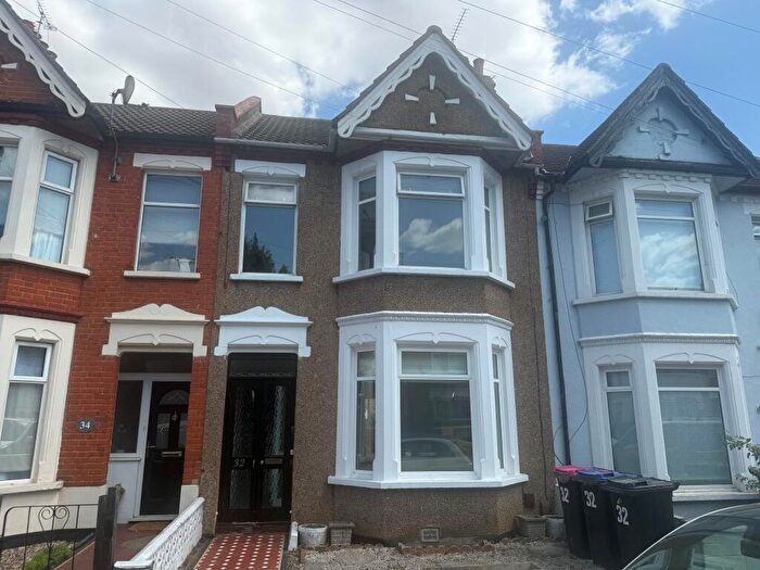 3 Bedroom Terraced House To Rent In Beaufort Street, Southend-on-sea, SS2