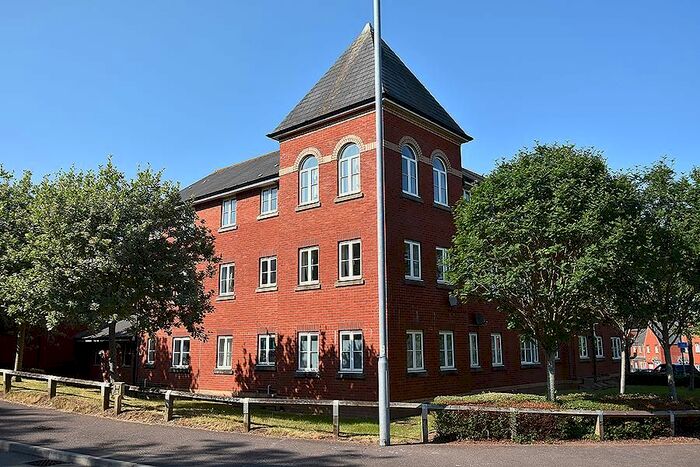 2 Bedroom Flat To Rent In Lewis Crescent, Exeter, EX2