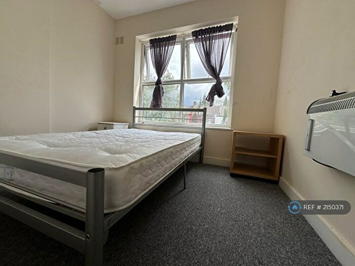 1 Bedroom Flat To Rent In Hampden Road, London, N8