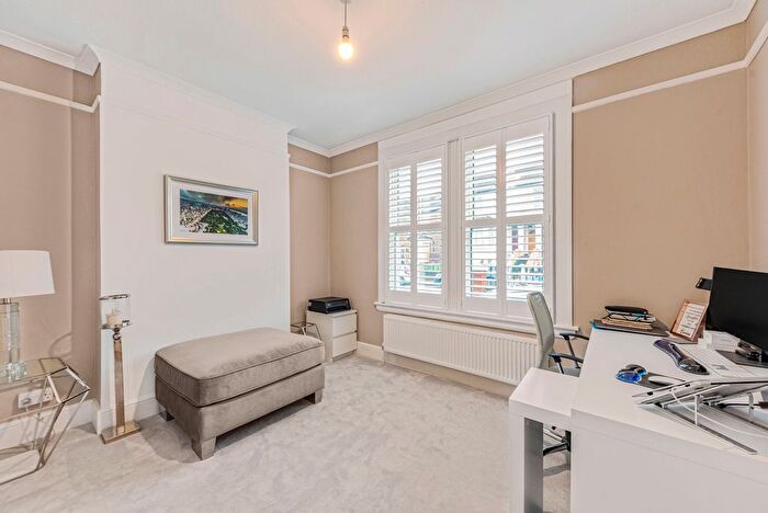 4 Bedroom Detached House For Sale In Clarence Crescent, Sidcup, DA14