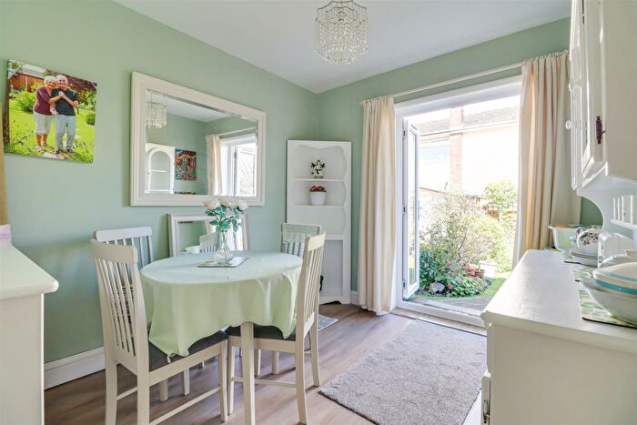 2 Bedroom Semi-Detached Bungalow For Sale In Broomfield, Thundersley, SS7