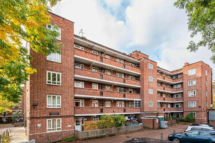 3 Bedroom Flat To Rent In Mayville Estate, Newington Green, London, N16