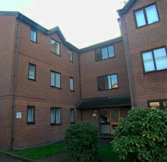 Studio To Rent In Parsonage Road, Grays, RM20