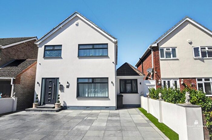 4 Bedroom Detached House For Sale In Overton Close, Benfleet, SS7