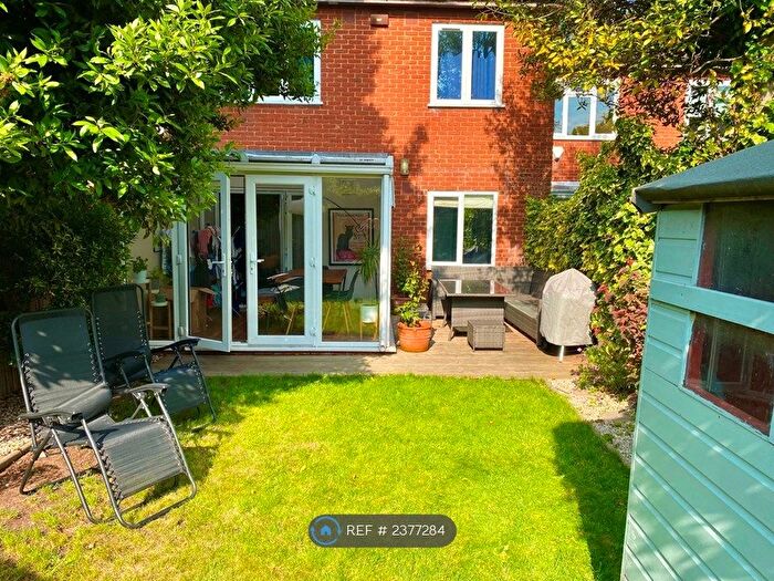 2 Bedroom Flat To Rent In Baytree Road, London, SW2