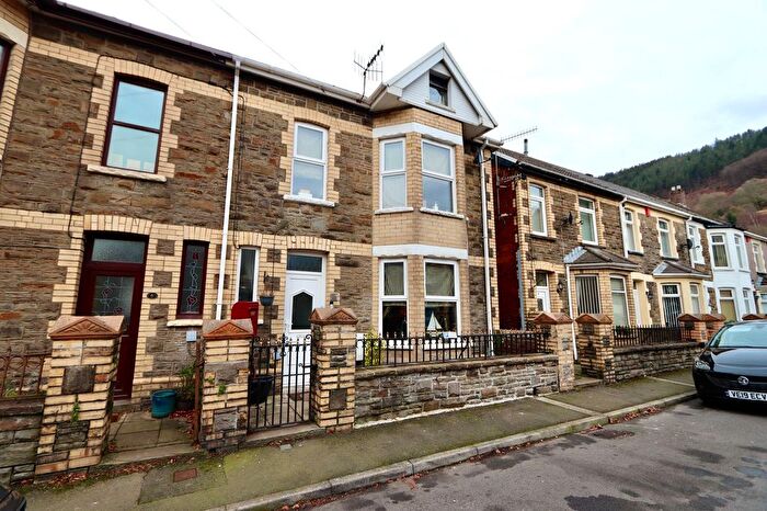 3 Bedroom Semi-Detached House For Sale In Park Place, Cross Keys, NP11
