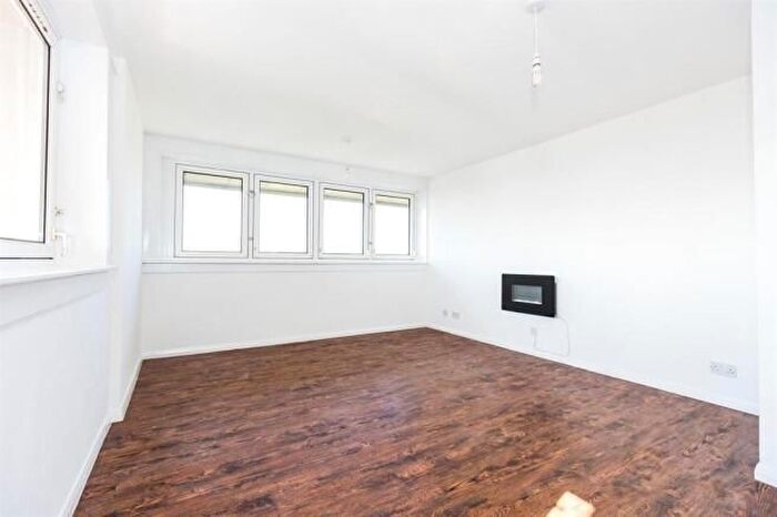 2 Bedroom Flat To Rent In Guild Close, Ladywood, Birmingham, B16