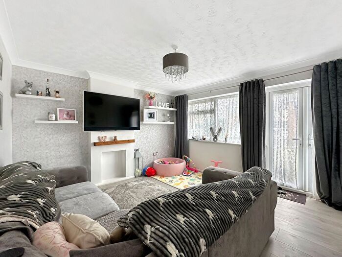 2 Bedroom Flat For Sale In Dawnford Court, Stanway, Colchester, CO3