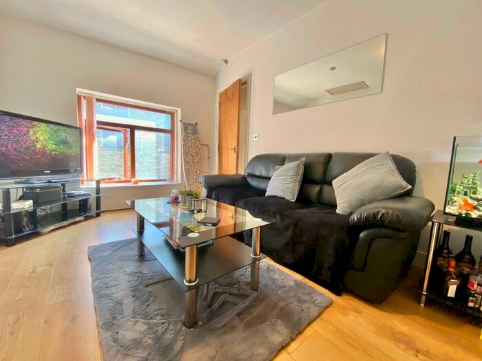 2 Bedroom Apartment To Rent In Bayhall Apartments, Huddersfield, HD1