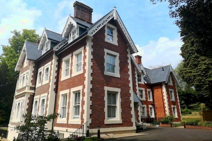 1 Bedroom Flat To Rent In Calverley Park Gardens, Tunbridge Wells, TN1