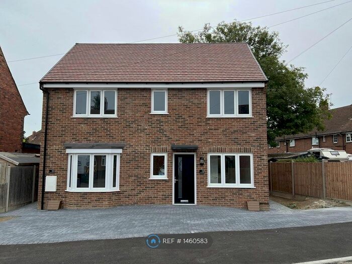 2 Bedroom Semi-Detached House To Rent In Ash Crescent, Hersden, CT3