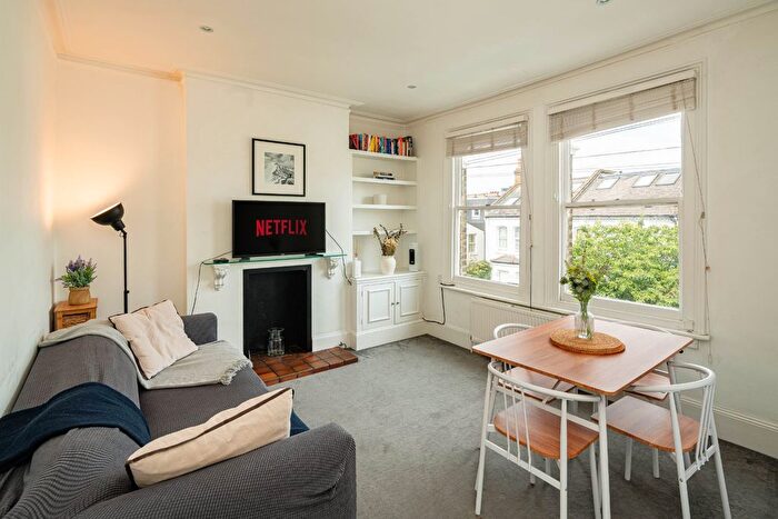 1 Bedroom Maisonette To Rent In Bloom Park Road, Fulham, London, SW6