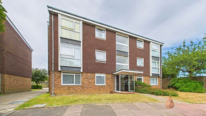 2 Bedroom Apartment To Rent In Dorchester Gardens, Worthing, BN11