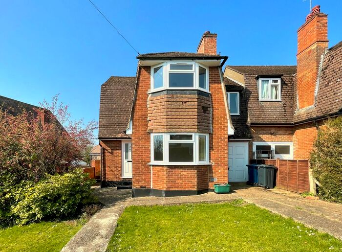 4 Bedroom Semi-Detached House To Rent In Chessmount Rise, Chesham, HP5