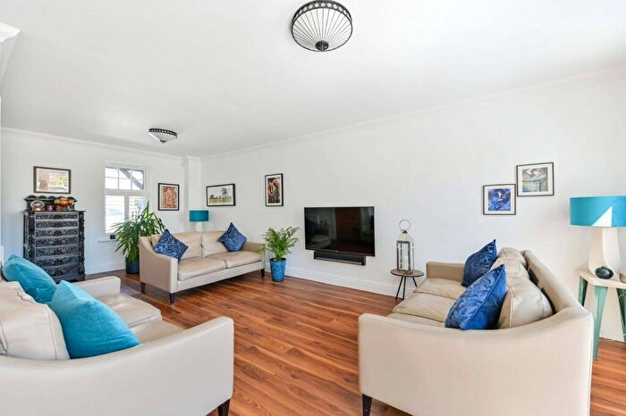 5 Bedroom Detached House For Sale In Aldridge Place, Stoke Poges, SL2