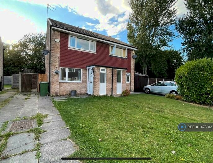 2 Bedroom Semi-Detached House To Rent In Riley Close, Sale, M33