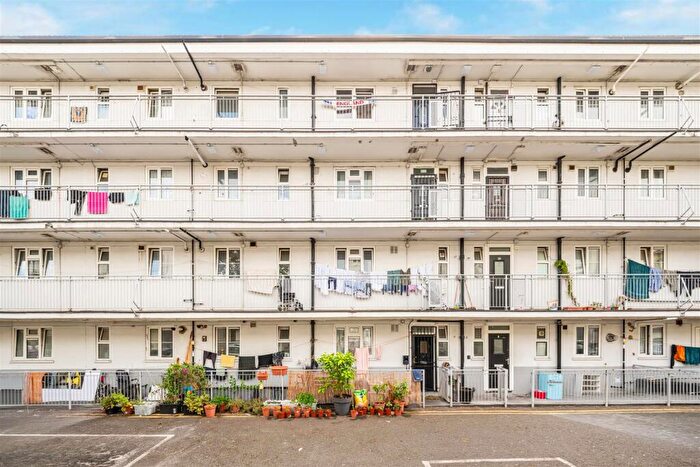 3 Bedroom Flat For Sale In Ajax House, Old Bethnal Green Road, London, E2