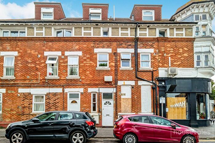 1 Bedroom Flat For Sale In Sea Road, Bournemouth, BH5