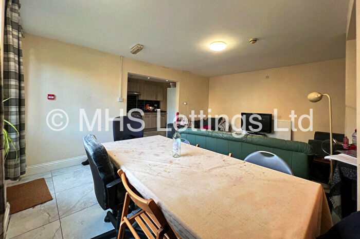 8 Bedroom Terraced House To Rent In Hyde Park Road, Leeds, LS6