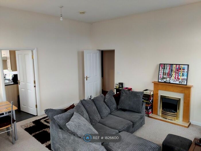 2 Bedroom Flat To Rent In Saltash Road, Swindon, SN2