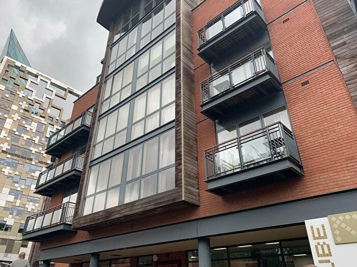 2 Bedroom Apartment To Rent In Waterfront Walk, Birmingham, B1