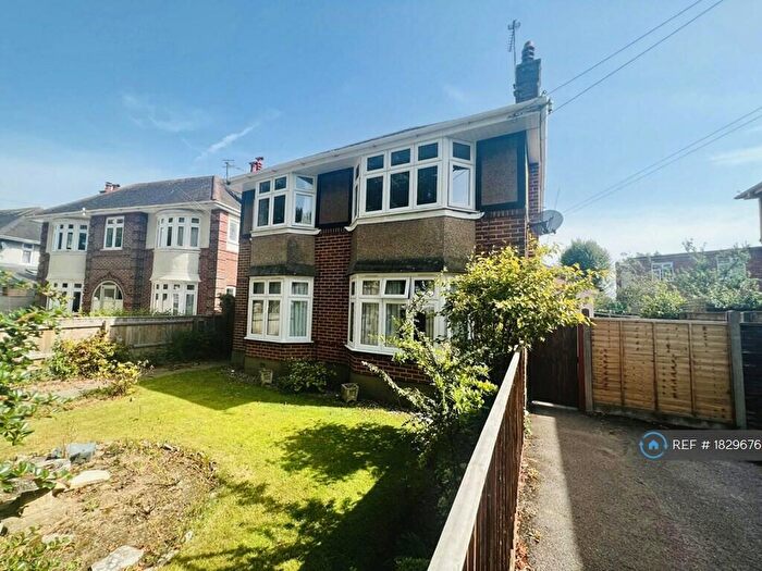 Detached House To Rent In Holdenhurst Avenue, Bournemouth, BH7
