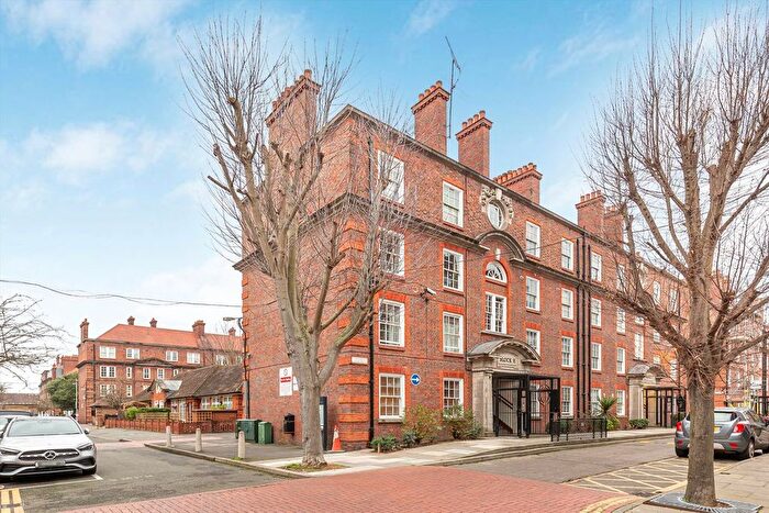 2 Bedroom Flat To Rent In Peabody Estate, Hammersmith, W6