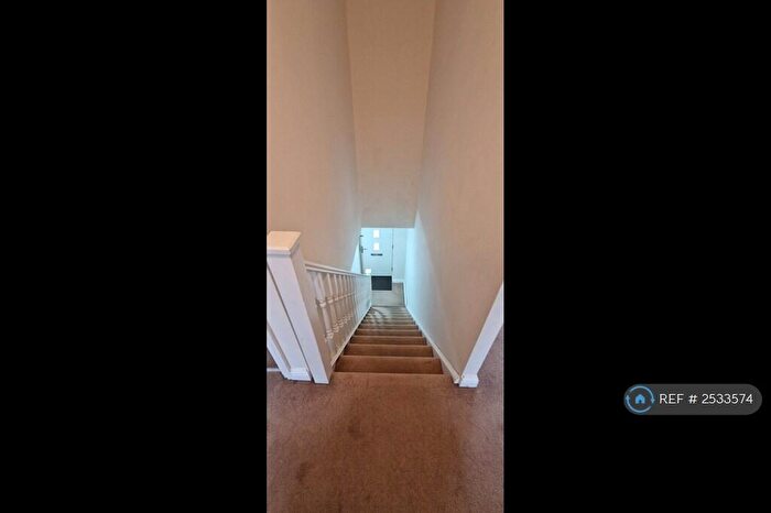 4 Bedroom Semi-Detached House To Rent In Cranesbill Close, Cambridge, CB4