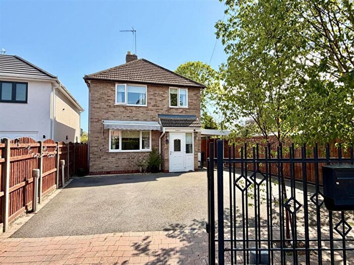 3 Bedroom Detached House For Sale In Cross Road, Alcester, B49