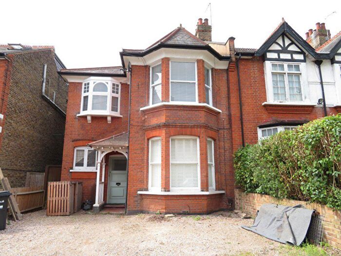 2 Bedroom Flat To Rent In Woodford Green, IG8
