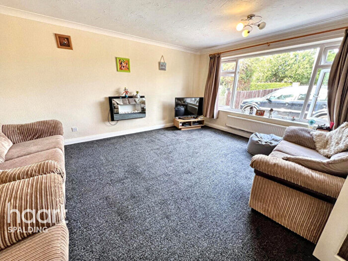 3 Bedroom Detached Bungalow For Sale In Drove Road, Shepeau Stow, PE12