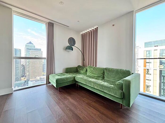 3 Bedroom Flat To Rent In Harbour Way, London, E14