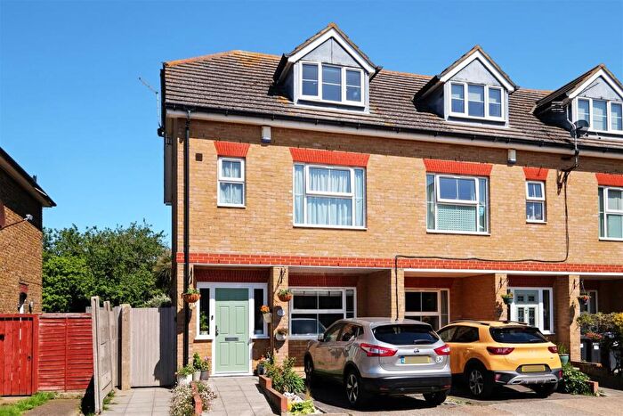 3 Bedroom Town House For Sale In Westmeads Road, Whitstable, CT5