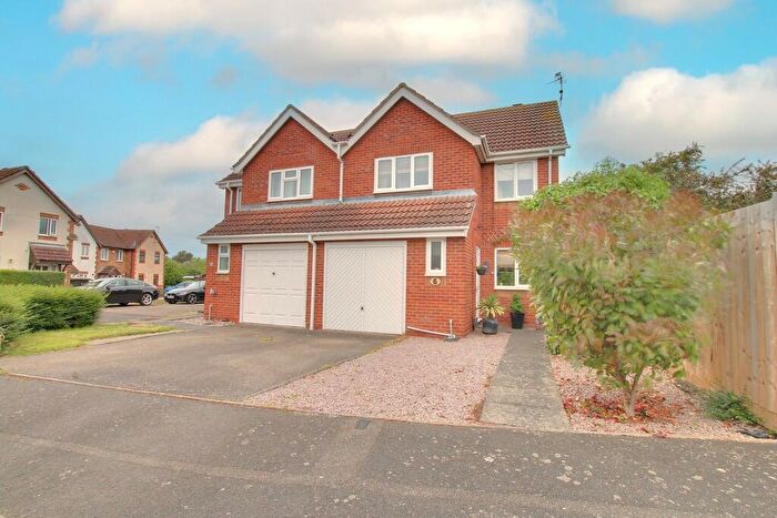 3 Bedroom Semi Detached House For Sale In Mallard Close, Chatteris, PE16