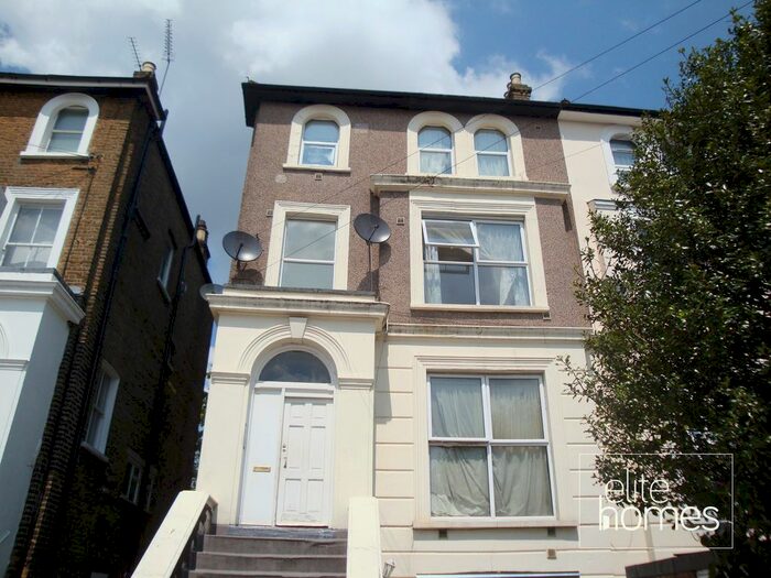 1 Bedroom Flat To Rent In Woodland Road, Southgate, N11