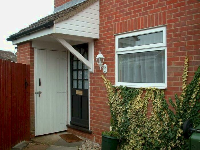 1 Bedroom Property To Rent In Linden Village, Buckingham, MK18