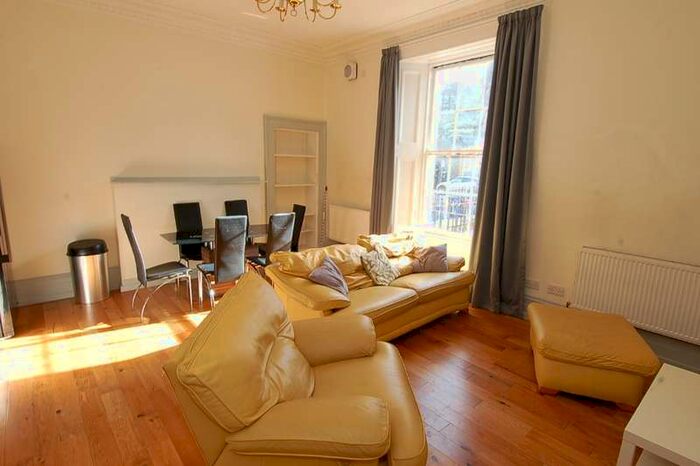 5 Bedroom Property To Rent In Viewfield Place Stirling, FK8